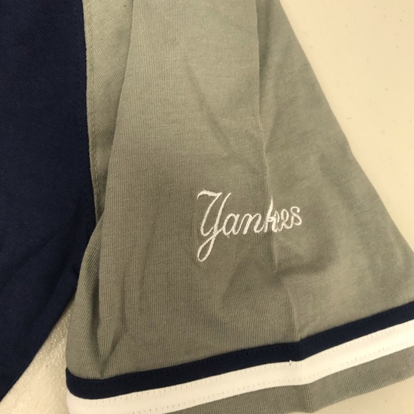 MLB New Your Yankee Pull over T Shirt - Picture 4 of 6